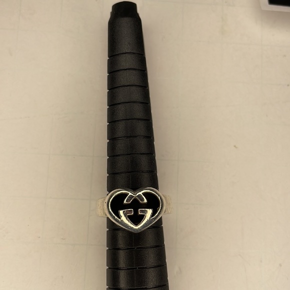 Authentic GUCCI sterling silver 925 heart ring sz 5 5 1/2 with bag and COA - Picture 2 of 9